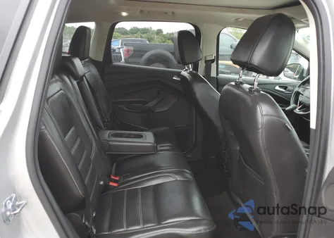 2017 Ford Escape Titanium z USA, uszkodzony, nr VIN 1FMCU9JD7HUE50719